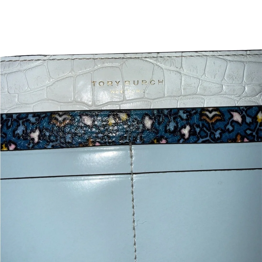 Tory Burch reposhing this